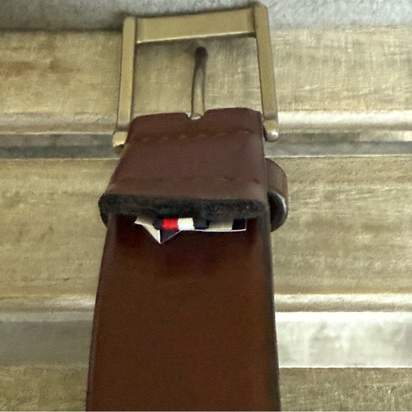 Tommy Hilfiger Rich Brown Soft and flexible Imitation Leather Belt 52 inches - Picture 6 of 9